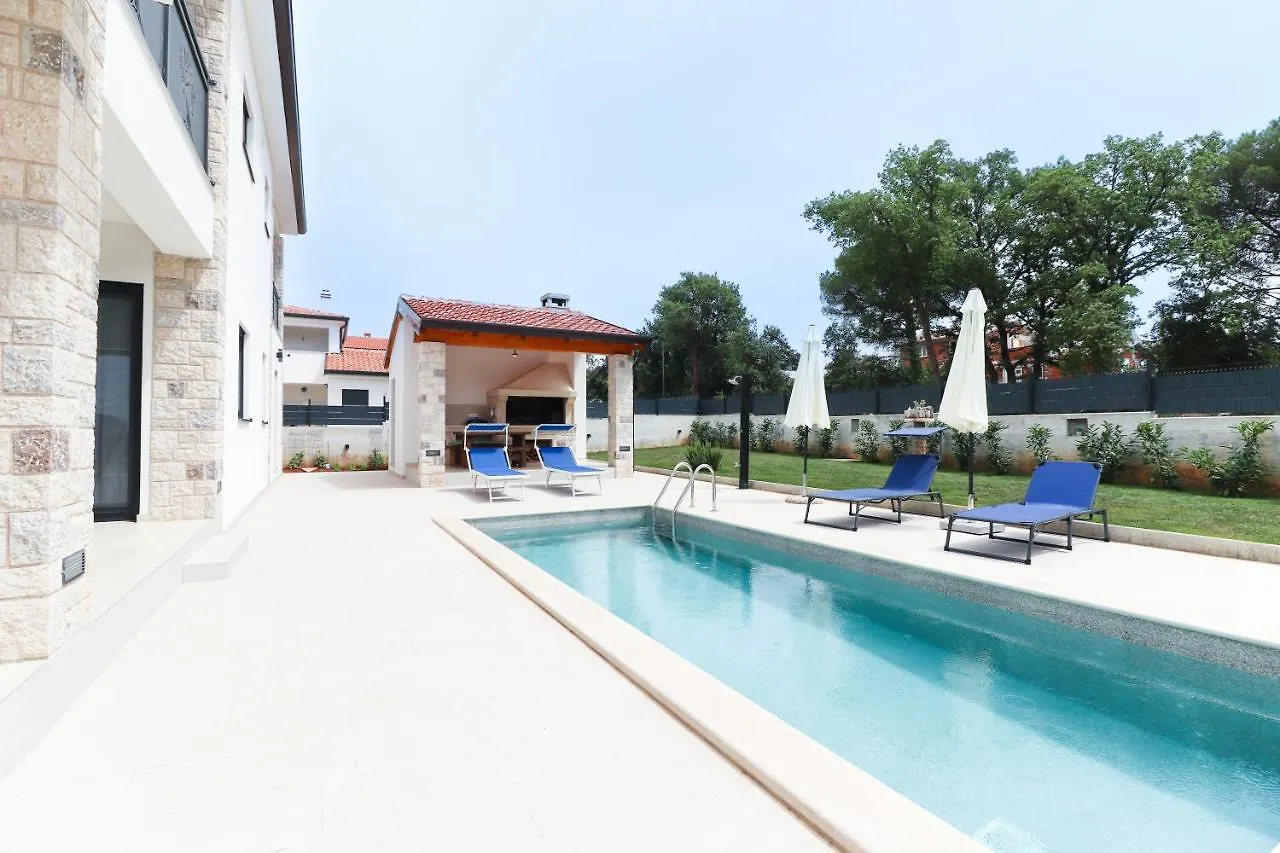 Dream Apartments With Pool - Poreč